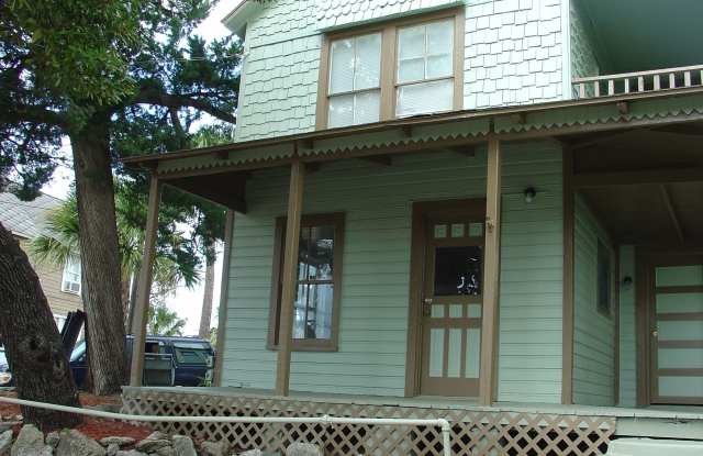 25 South Peninsula Drive