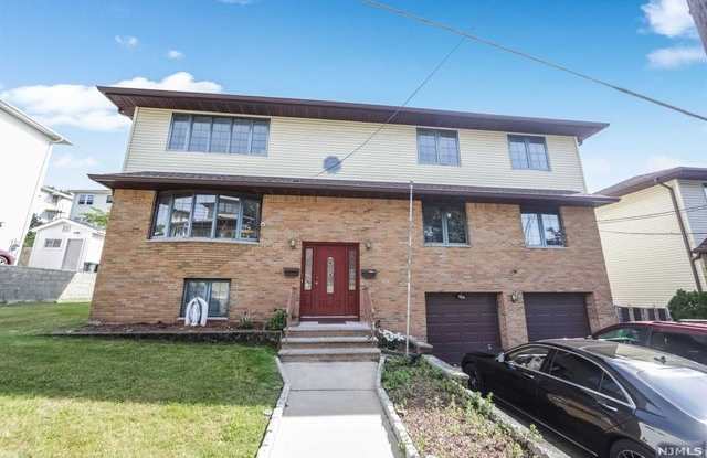 27 Whittaker Avenue