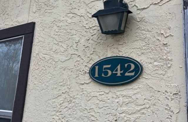 Location is everything! 1 bed 1 bath Bentonville