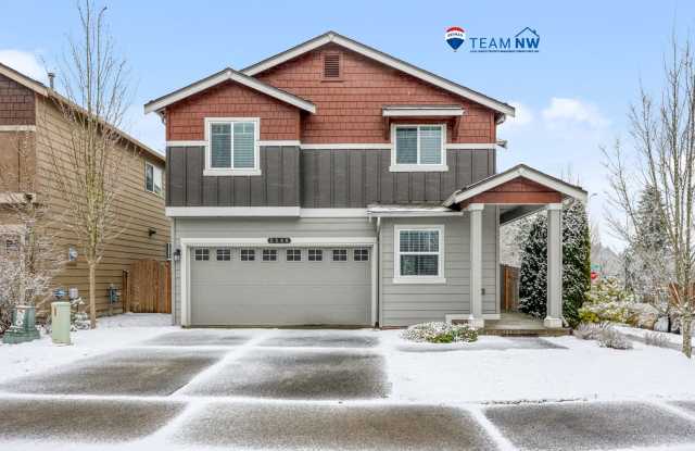 MOVE IN READY! 4 bed plus den - easy I-5 access and JBLM commute. N Thurston School District