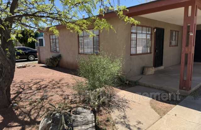 239 Grove St NE - 239 Grove Street Northeast, Albuquerque, NM 87108