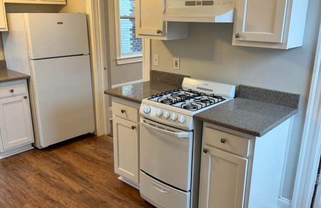 North End 3bed / 1bath available January 2026