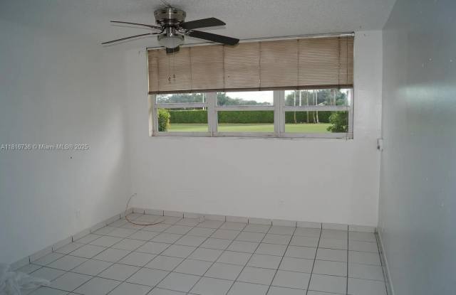 9820 S Hollybrook Lake Dr