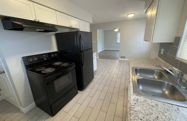 1702 Leonhard St.