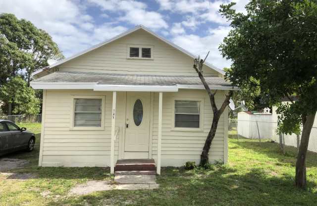 1610 N 14th Street - 1610 North 14th Street, Fort Pierce, FL 34950