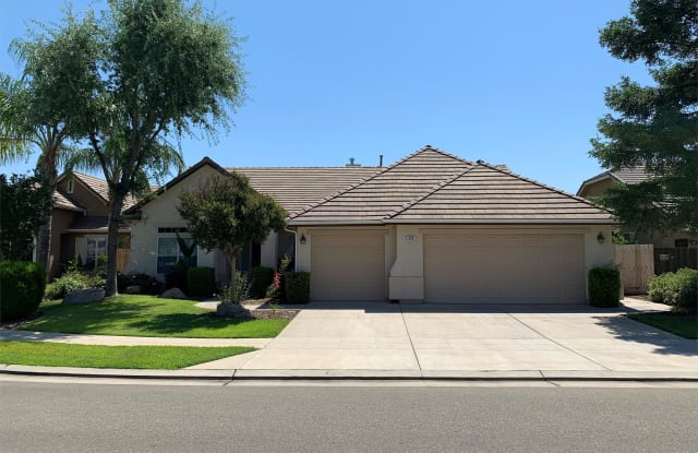 443 Coventry Avenue - 443 Coventry Avenue, Clovis, CA 93611