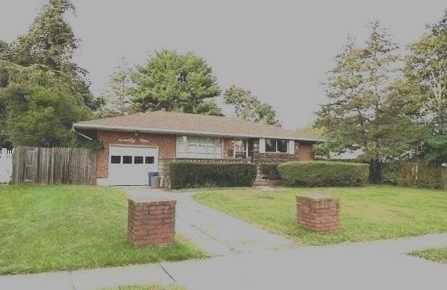 21 Dewey Road - 21 Dewey Road, Commack, NY 11725