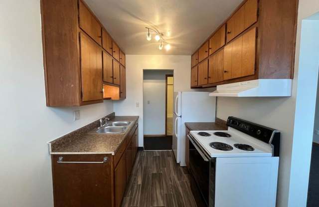 Phalen Apartments on Maryland!