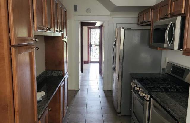 424 FARRAGUT Street NW