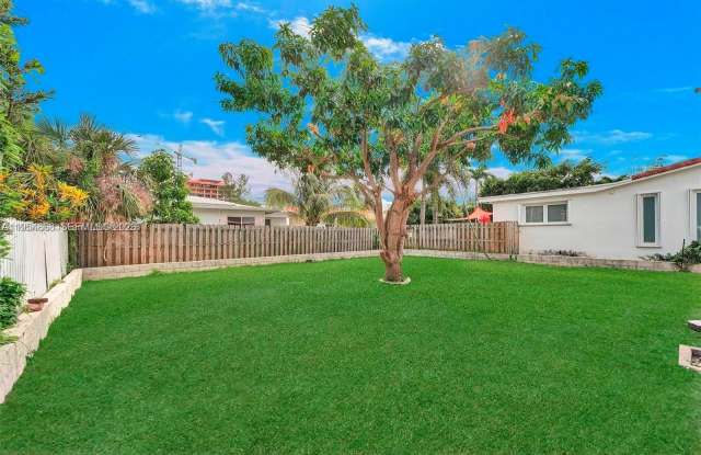 Photo of 9173 Byron Ave