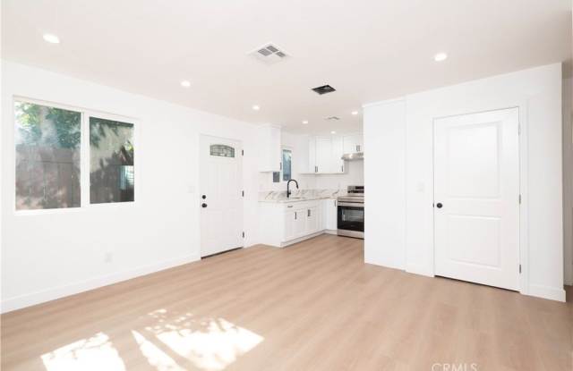 Photo of 5739 S St Andrews