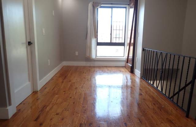 Photo of 203  CRYSTAL STREET