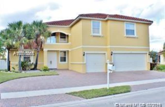 812 SW 191st Ln - 812 SW 191st Ln, Pembroke Pines, FL 33029