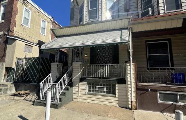 1611 South Yewdall Street