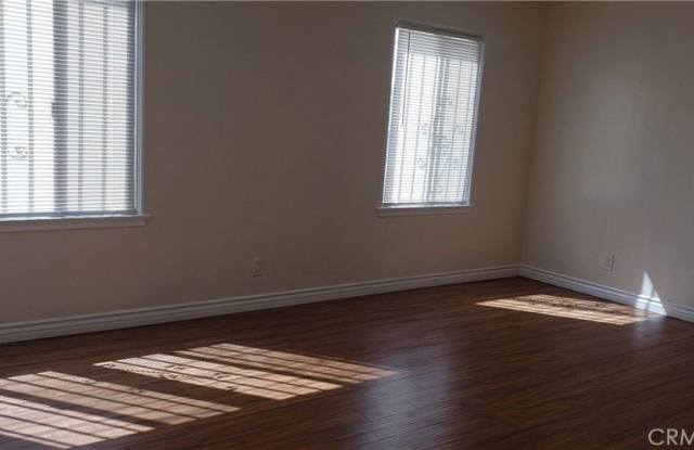 832 S Greenwood Avenue