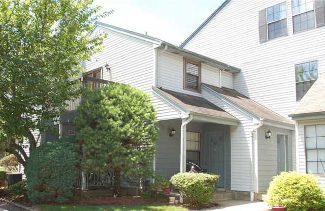 1102 Woodbridge Commons Way