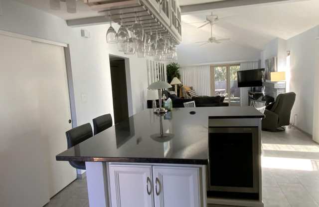 7432 N VIA CAMELLO DEL NORTE -- unit: 174