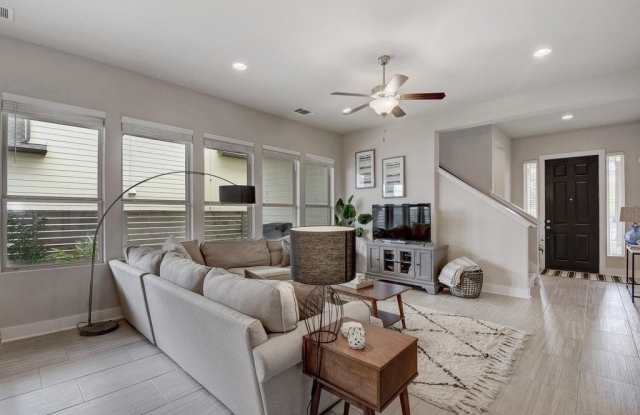 1704  Frontier Valley DR