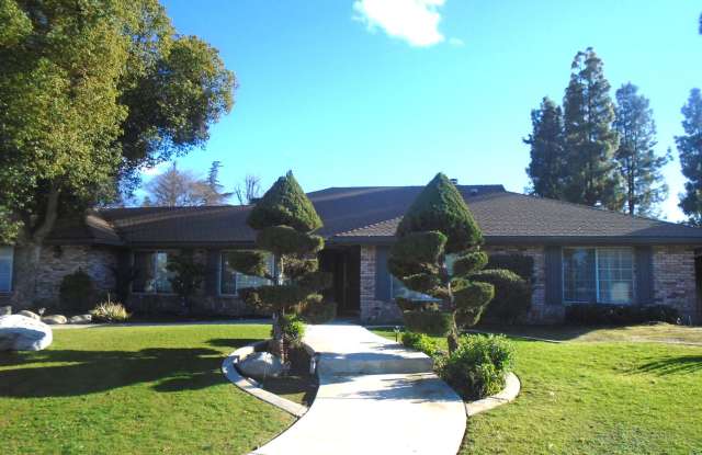 NW - CUSTOM HOME WITH POOL!!