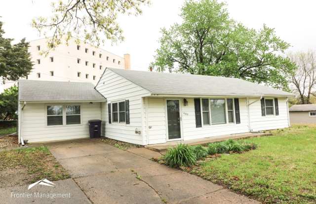 Photo of Three Bedroom Home Near Westloop Shopping Center