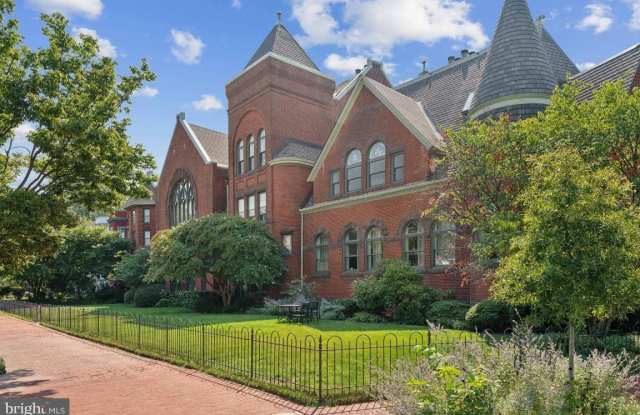 902 D Street SE unit: 1