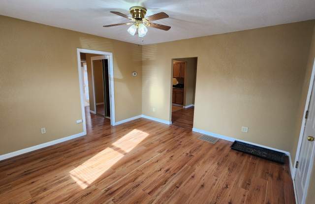 442 North Lennox Street