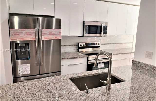 843 NW 81st Avenue 7, Plantation, FL 33324 - 1214