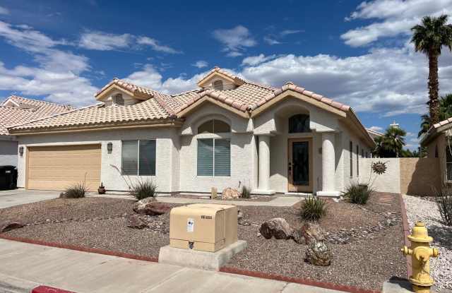 Photo of Single story home with pool