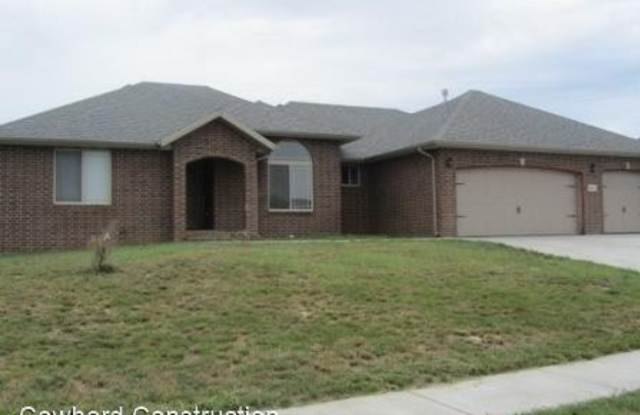 4431 W Somerset - 4431 Somerset Drive, Battlefield, MO 65619