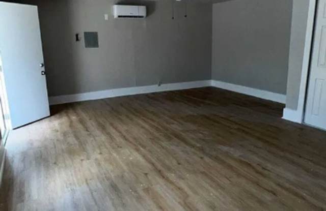 House For Rent - 1738 Lee Hall St Unit B, San Antonio, TX 78201