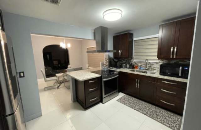 37 NW 47th Ter F