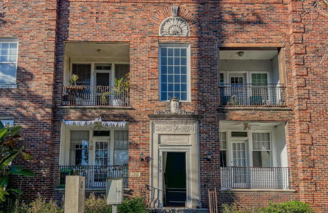 Photo of 2359 OAK Street unit: 1