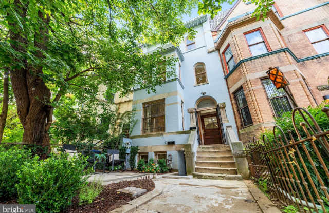 1306 EUCLID Street NW