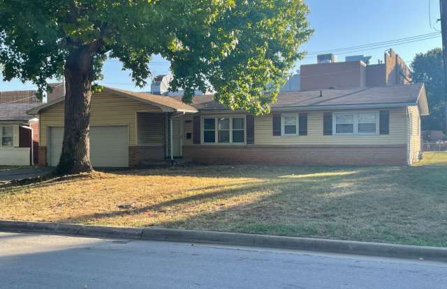 3 Bedroom 1.5 Bath House Month to Month Lease