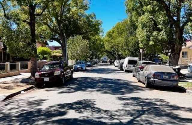 Photo of 4103 S Hoover St