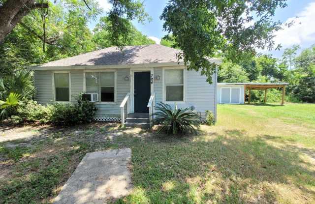 704 N. Old Corry Field Rd
