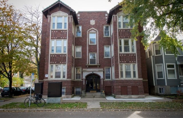 1903 W Addison St 1 - 1903 W Addison St, Chicago, IL 60613