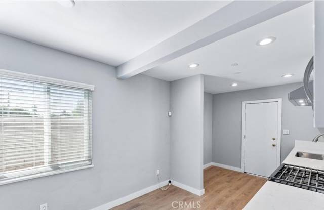 1531 W Orange Grove Avenue