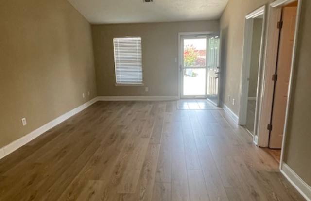 556 Edgecliff Lane - 1