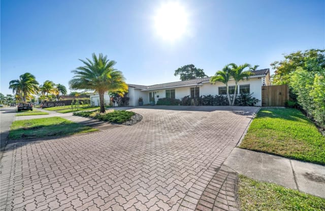 9386 SW 77th St - 9386 Southwest 77th Street, Sunset, FL 33173