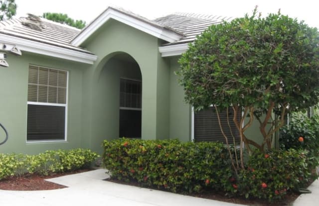 102 Hampton Cir - 102 Hampton Circle, Jupiter, FL 33458