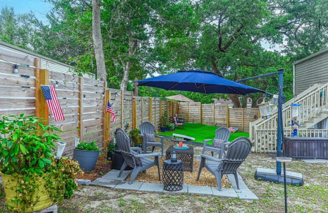 Charming Studio, one mile to the beach in Cherry Grove, North Myrtle Beach