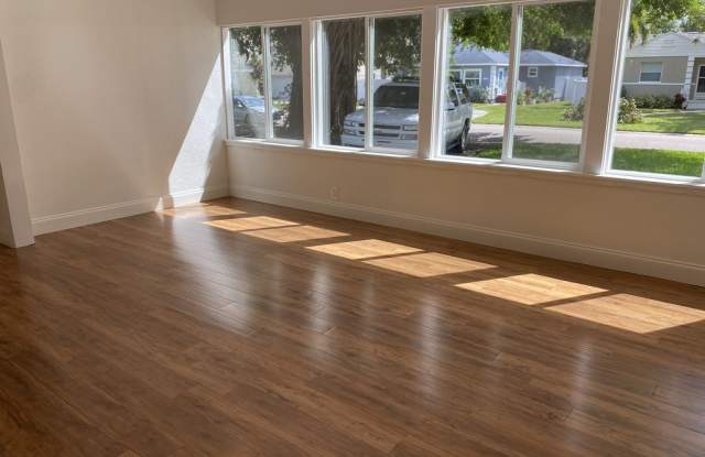 129 36th Avenue Northeast