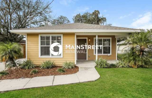 376 Chinaberry Avenue