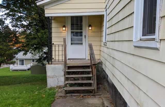 Perfect 3 bdrm home! All refreshed  ready!!