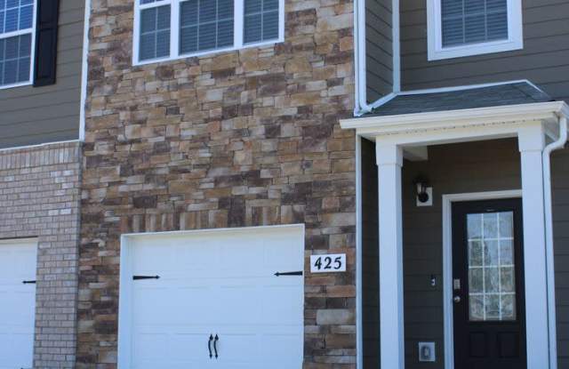 For Lease - 3 Bed, 2.5 Bath, 1600 sqft Townhome, Lebanon, TN - 425 Waterfowl Way, Lebanon, TN 37090