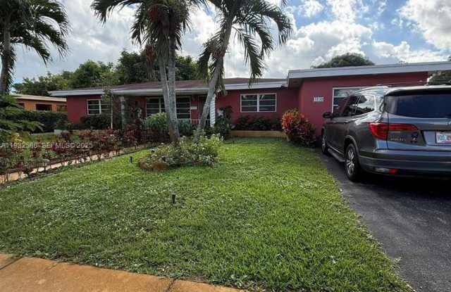 Photo of 3830 SW 11th St