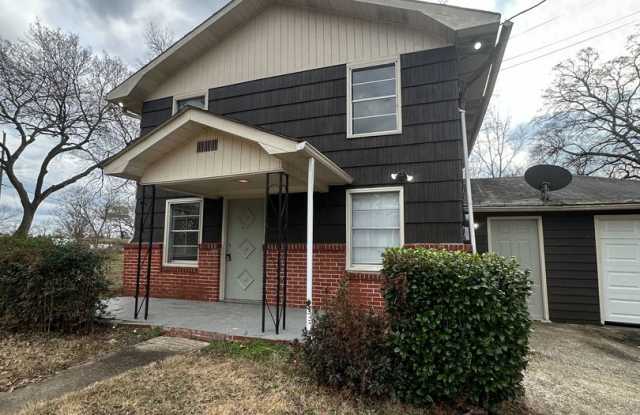 Spacious 3BR/2BA with Cozy Fireplace & Bright Living