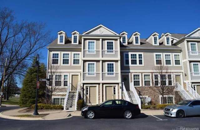 Photo of 1077 FOXBORO, TROY - TOWNHOUSE FOR RENT!