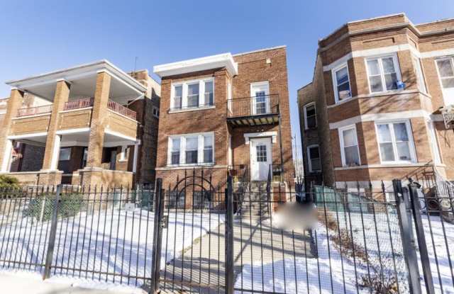 Photo of 4737 North St Louis Ave